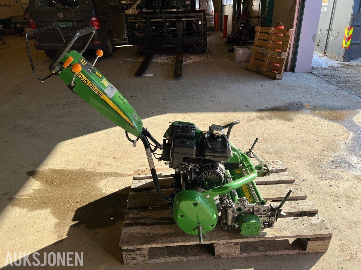 2017 John Deere 220 E-Cut Hybrid Green Klipper